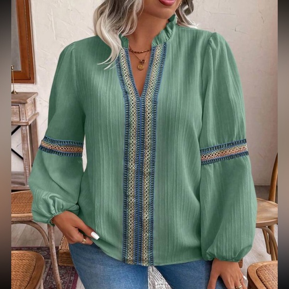 Plus Color Block Frill neck Long sleeve Blouse - Picture 5 of 7